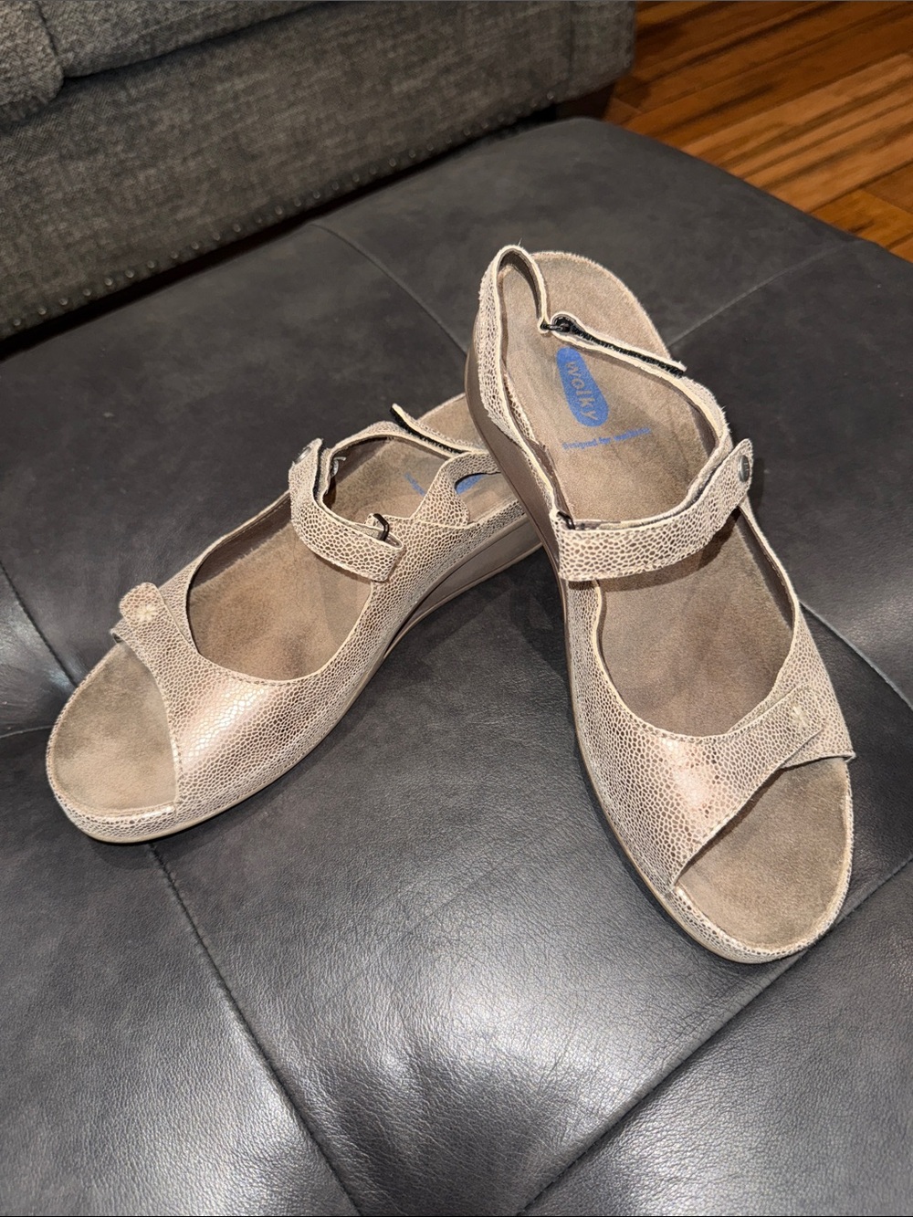 Wolky Soft Gold Metallic Beige Caviar Textured Leather Sandals Size EU 41